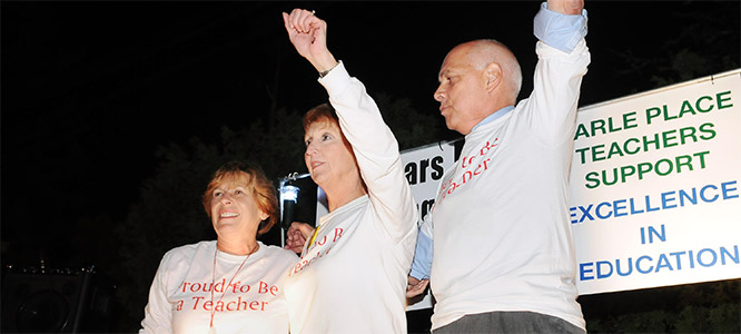AFT President Randi Weingarten, left, Carle Place Teachers Association President Carol Kilgallin, and NYSUT President Richard C. Iannuzzi address the crowd during a rally for Carle Place teachers on Thursday, Sept. 27, 2013 in Carle Place, New York.  Photo by Jonathan Fickies for NYSUT