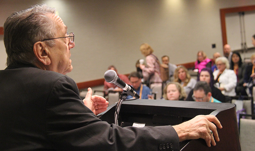 lubin speaks to new delegates