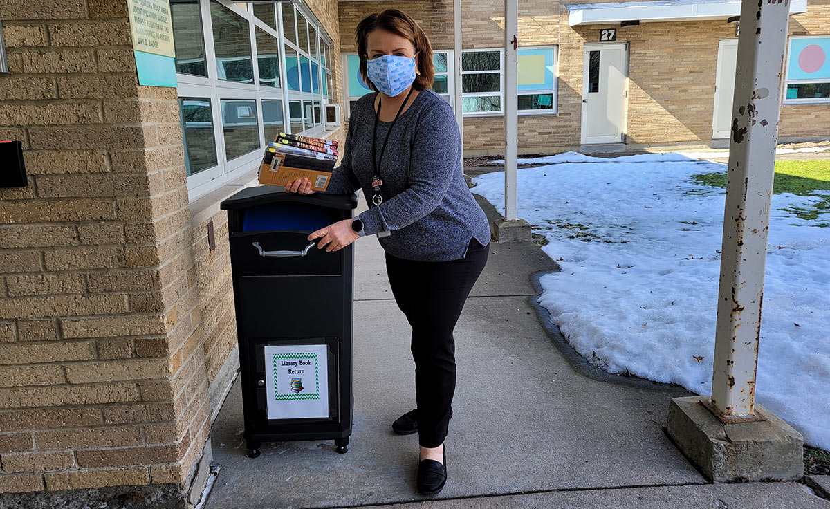 West Seneca West School Logo