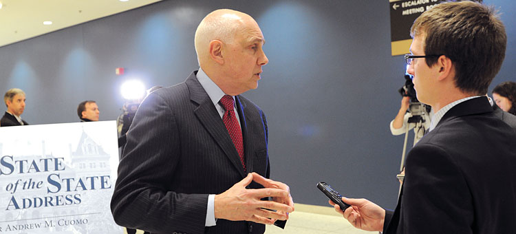 NYSUT President Dick Iannuzzi is interviewed by a television reporter about the union’s reaction to Gov. Cuomo’s property tax cut proposal. Photo by El-Wise Noisette.