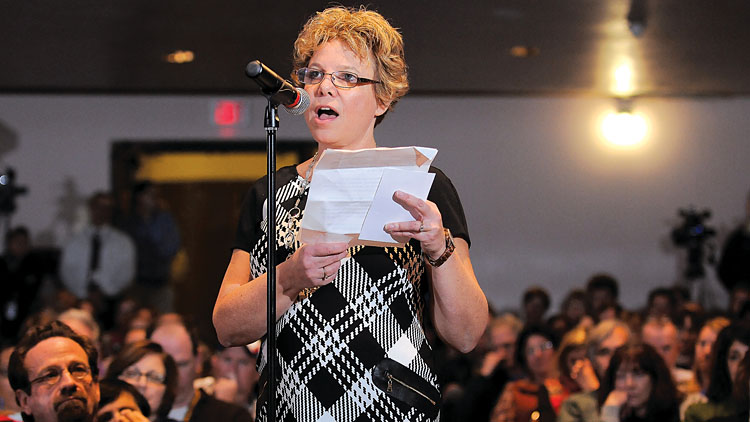 Brighton Teachers Association member Joan Gears speaks out at a community forum last fall about the problems with SED’s Common Core implementation. Photo by Steve Jacobs.