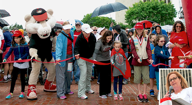 NYSUT President Karen E. Magee, bottom right, chair of the Capital Region Heart Walk, counts down to the start of the June 11 walk, which drew nearly 1,300 walkers — including many NYSUT members and staff — and raised almost half a million dollars for the American Heart Association.