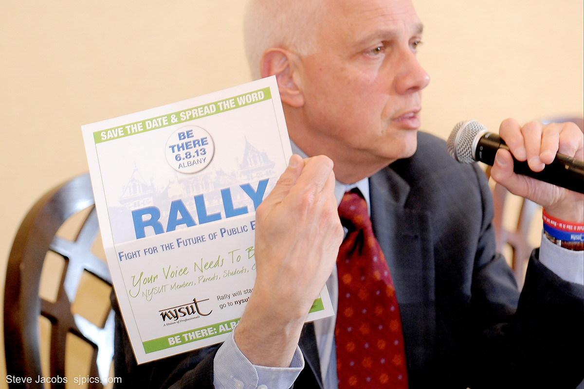 dick iannuzzi with rally flier
