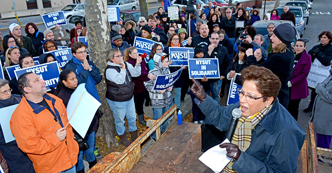 lexington teachers rally in protest of contract impasse lexington school for the deaf